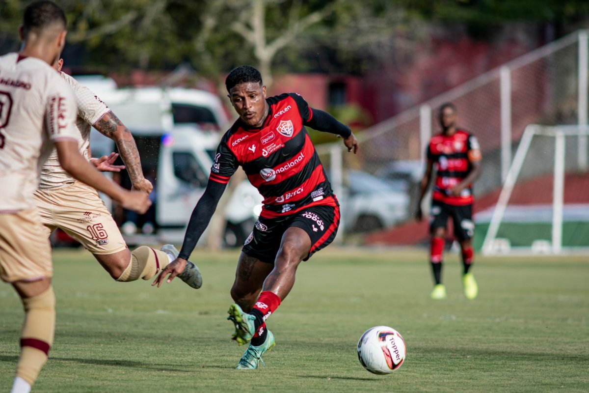 Vitória empata com Jacuipense em casa e deixa classificação em risco no Baiano