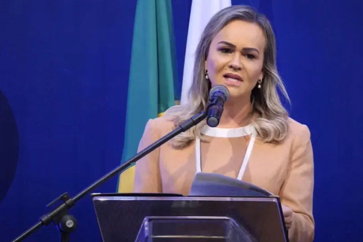 Como deputada federal, atual ministra do Turismo propôs recriar matéria escolar da ditadura