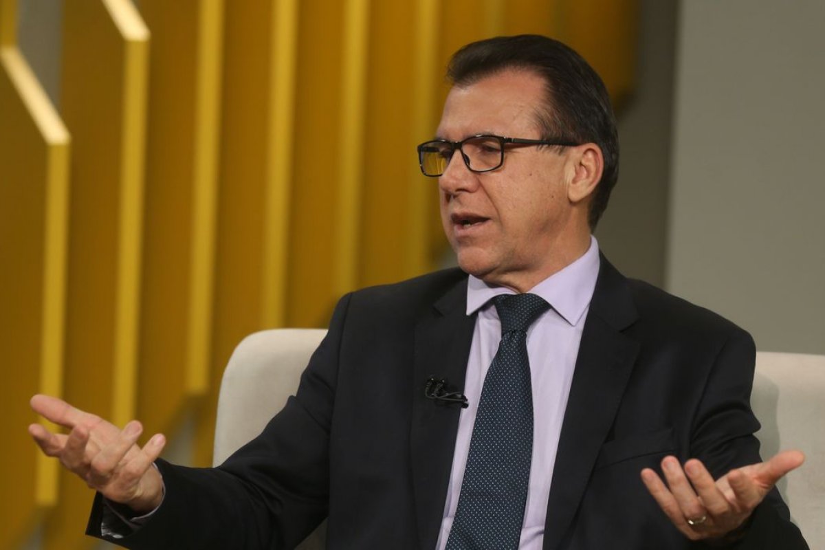 Ministro do Trabalho chama saque-aniversário de "engodo"