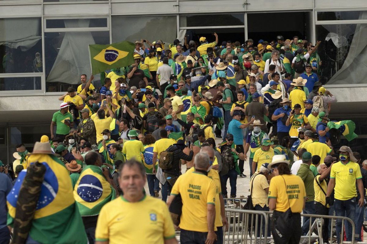 PGR pede que STF libere 12 pessoas presas por participar da invasão à sede dos Três Poderes