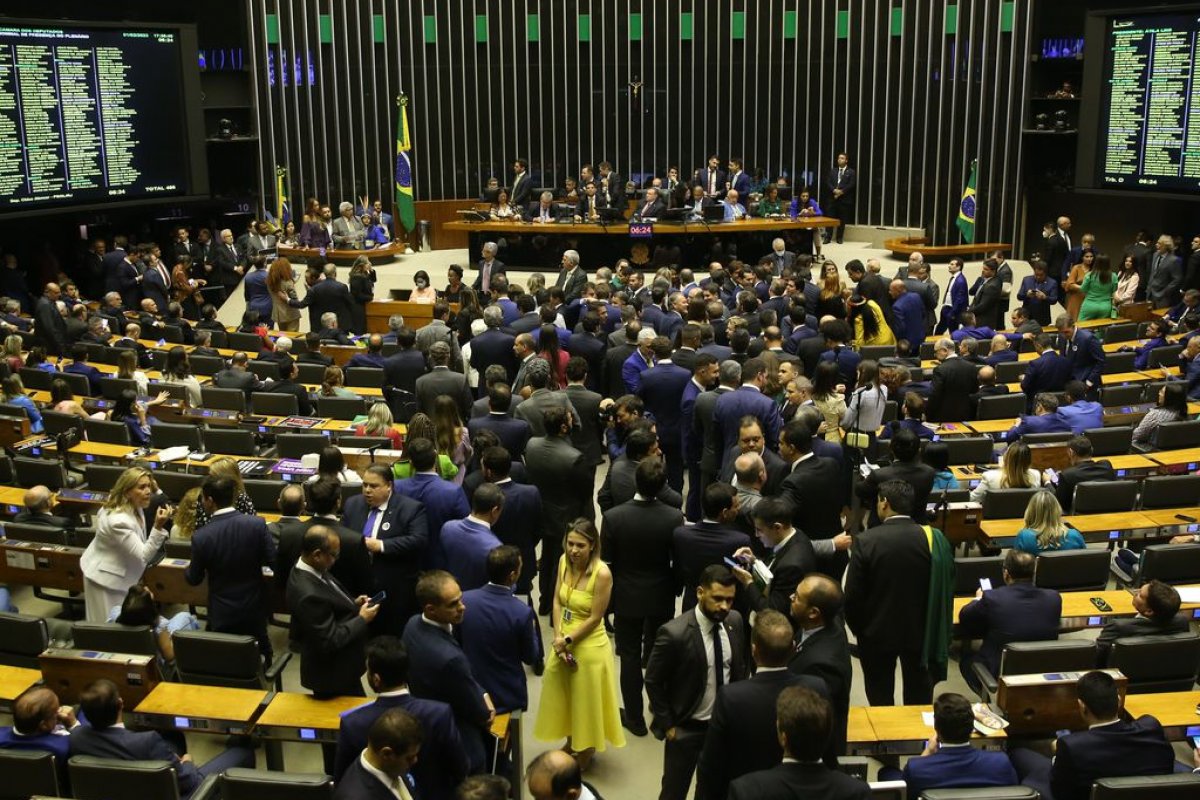 Partidos discutem a formação da federação de "terceira via" na Câmara dos Deputados