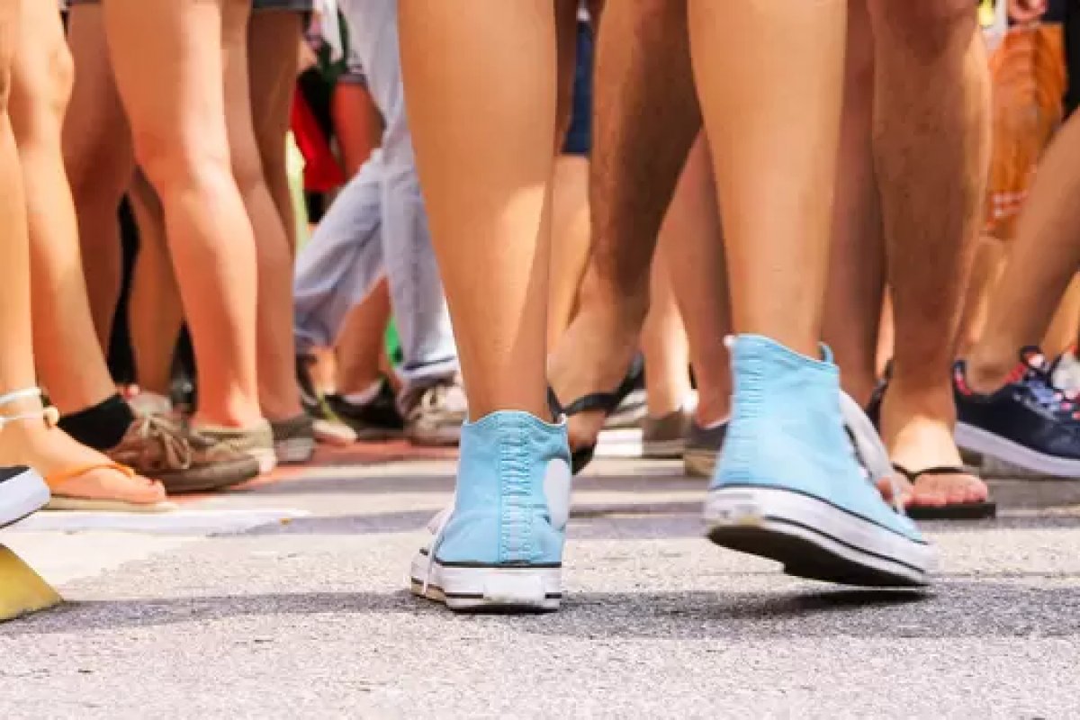 Carnaval 2023: ABTPé alerta sobre a importância de cuidar dos pés durante a folia