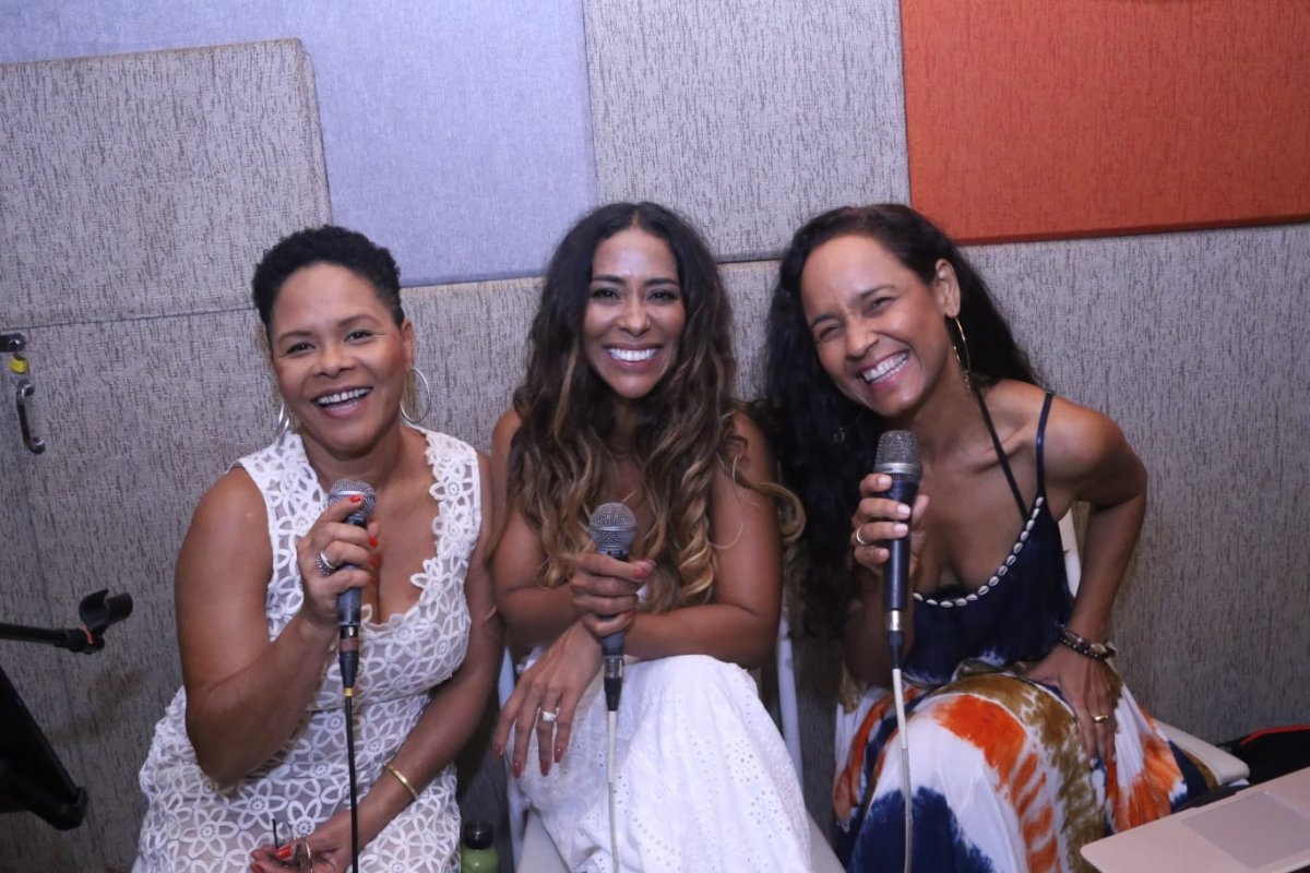 “Trio do Balancê”: artistas homenageiam Gal Costa no carnaval de Salvador