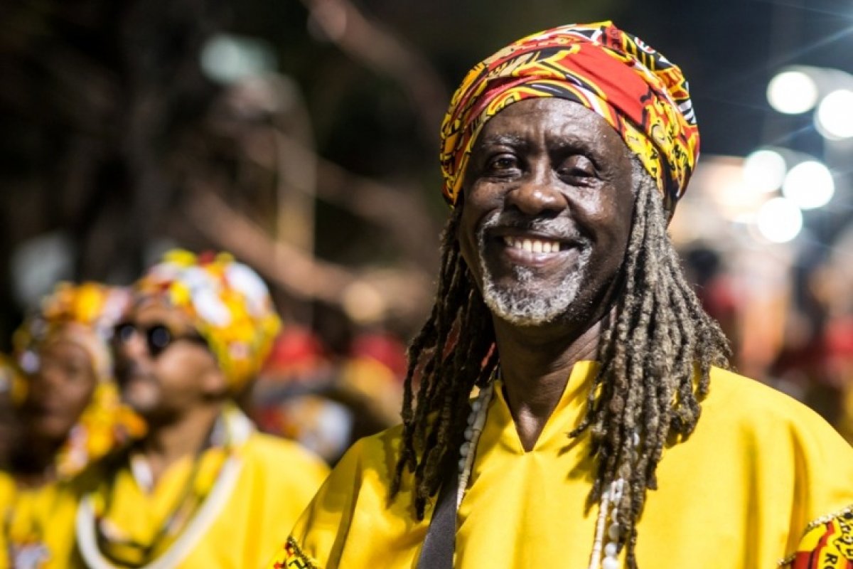 Ilê Aiyê homenageia presidente do Movimento Popular angolano no Carnaval 2023