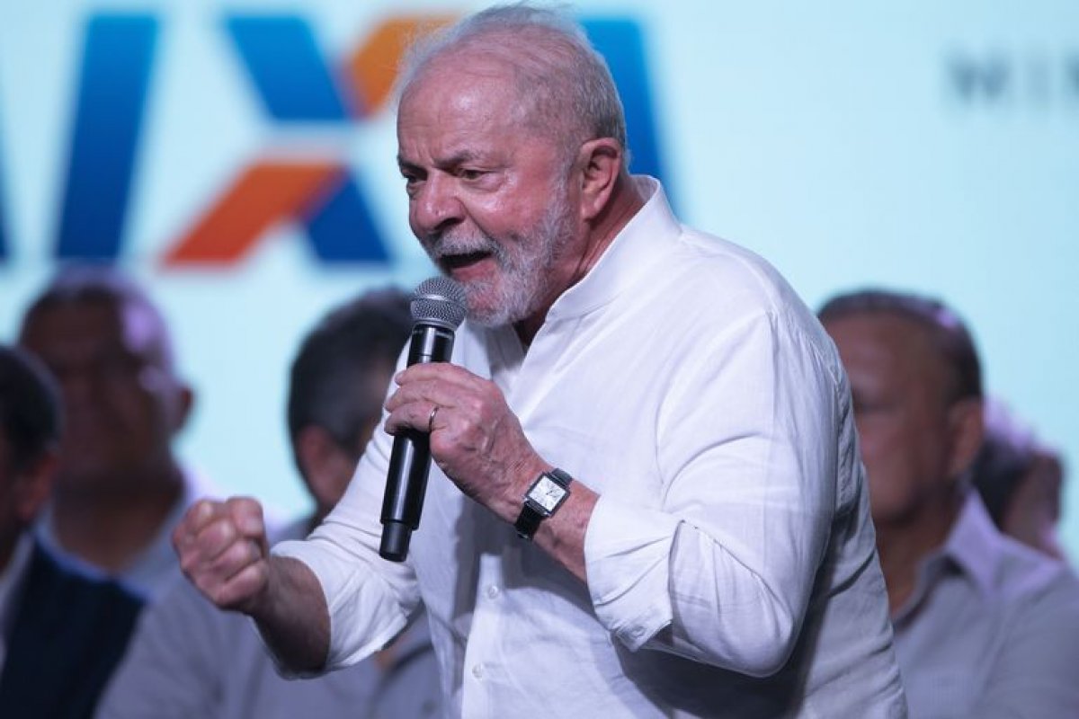"O governo vai selar o piso da categoria", diz Lula sobre piso salarial da enfermagem