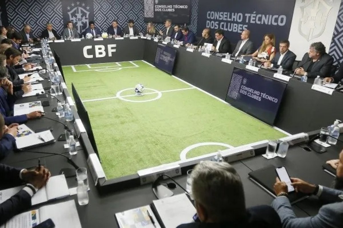 CBF define punição por racismo em competições nacionais; veja