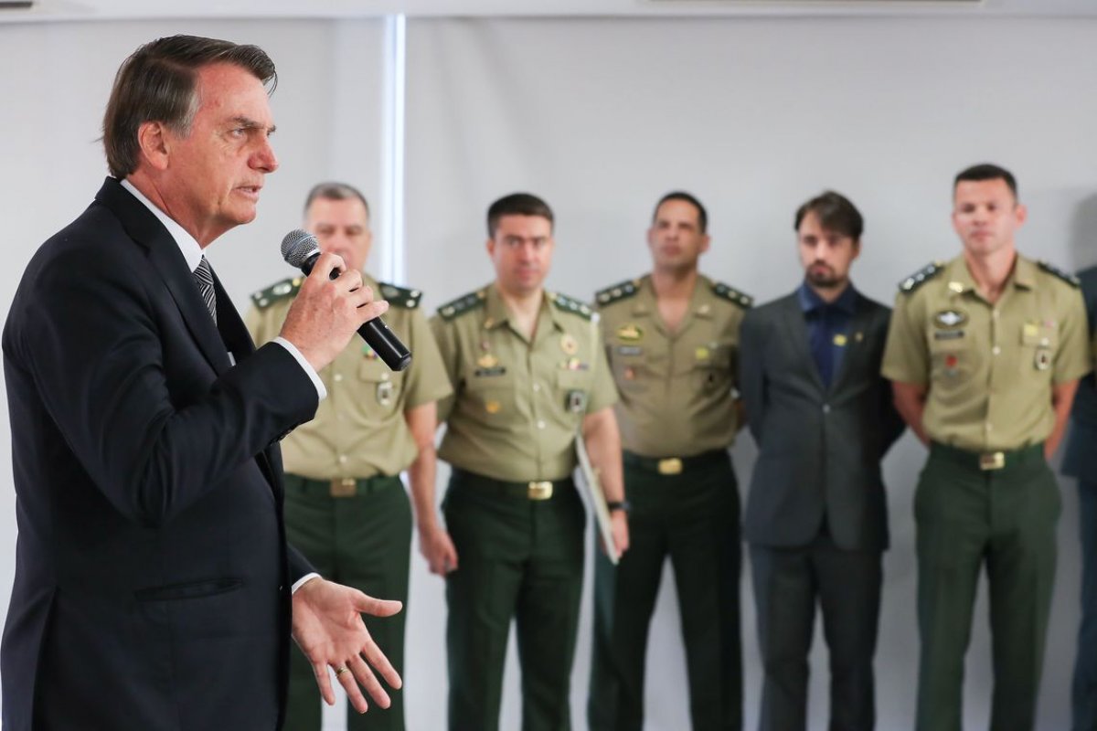 Presidente Jair Bolsonaro prestigia evento na Aman