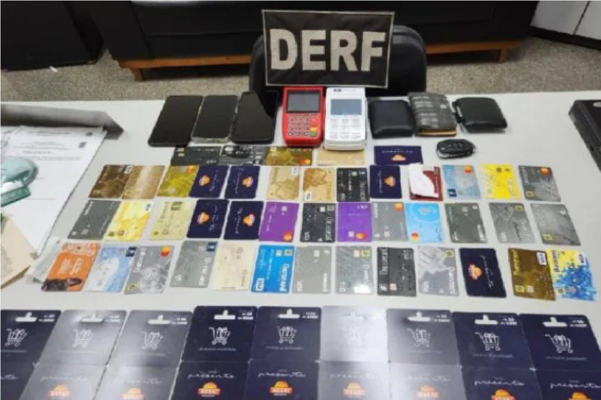 Dupla é presa em Cuiabá com mais de 60 cartões furtados durante golpes em bancos