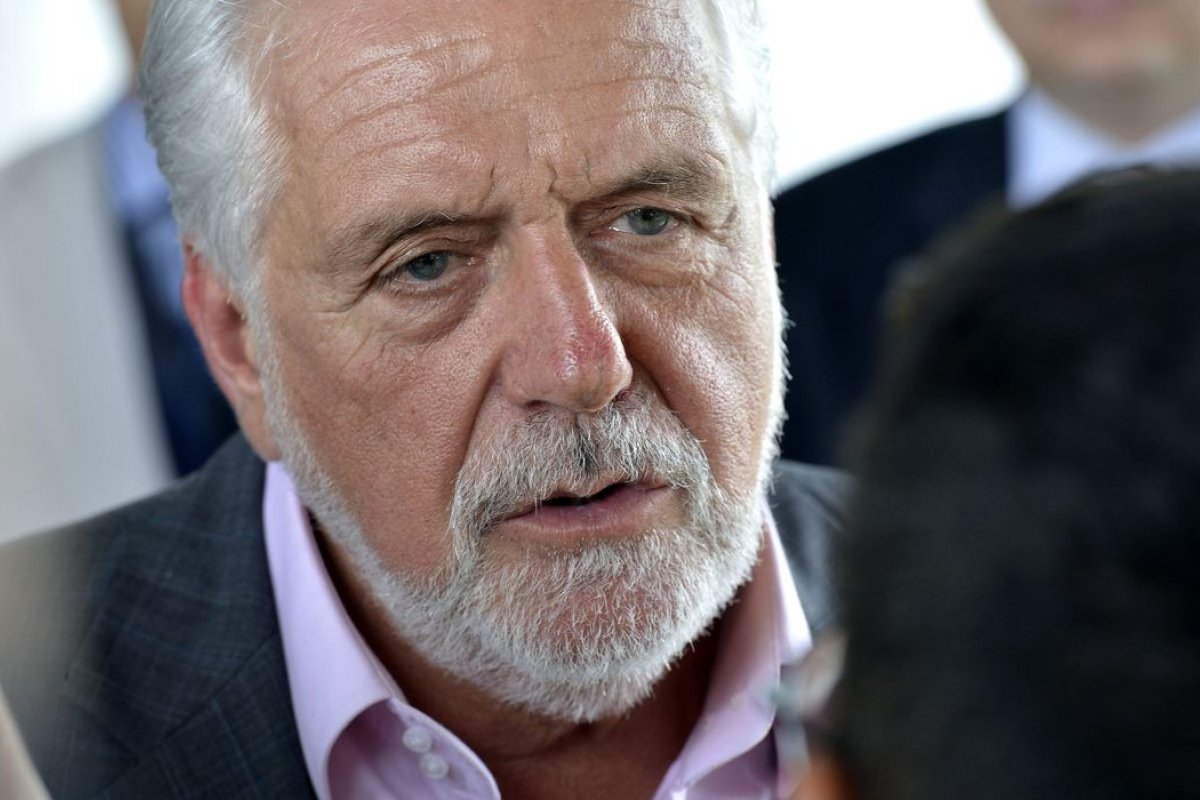 Jaques Wagner afirma que é contra indicação de esposa de Rui a cargo no TCM