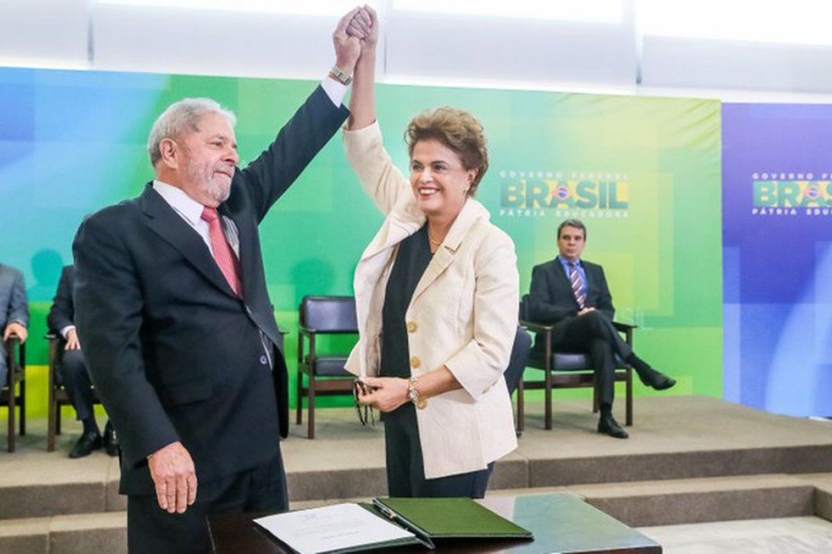 Se depender de mim, Dilma será presidente do banco do Brics, afirma Lula 