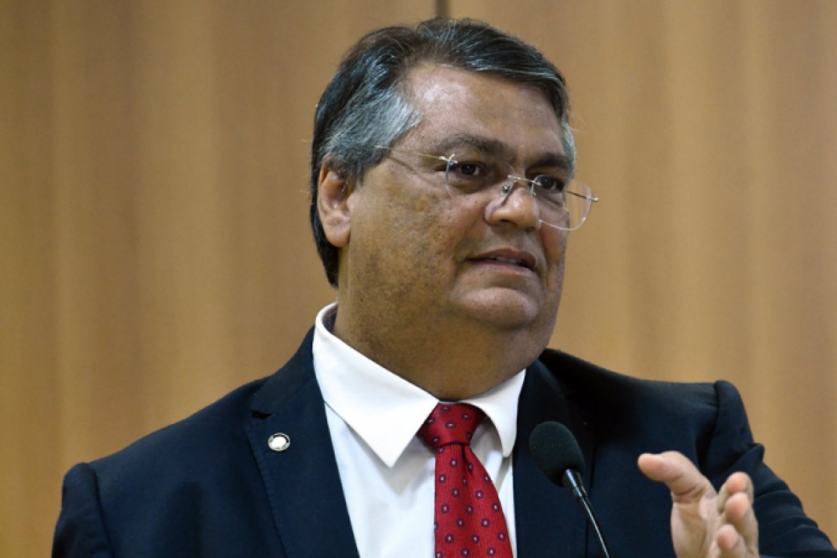 'Acabou o liberou geral de armas de fogo no Brasil', celebra Ministro da Justiça