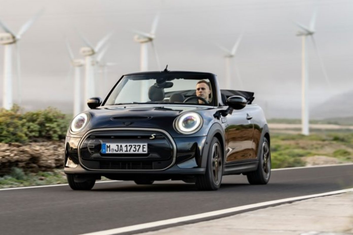 Mini Cooper elétrico conversível é lançado na Europa