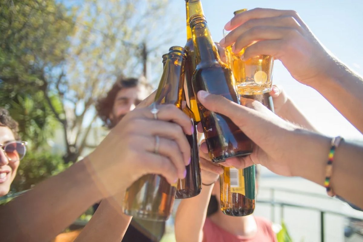 Consumo de bebida alcoólica pelos brasileiros cresceu 40,2% nos últimos sete anos, diz IBGE