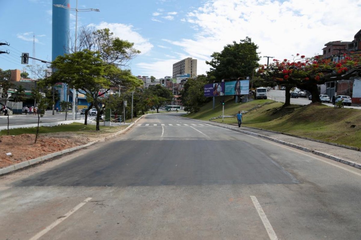 Transalvador libera acesso à Avenida Reitor Miguel Calmon após intervenções