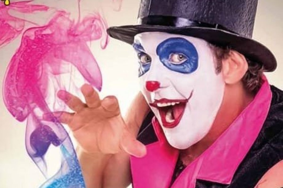 Edd Bala se apresenta para as crianças no Carnaval de Cajazeiras