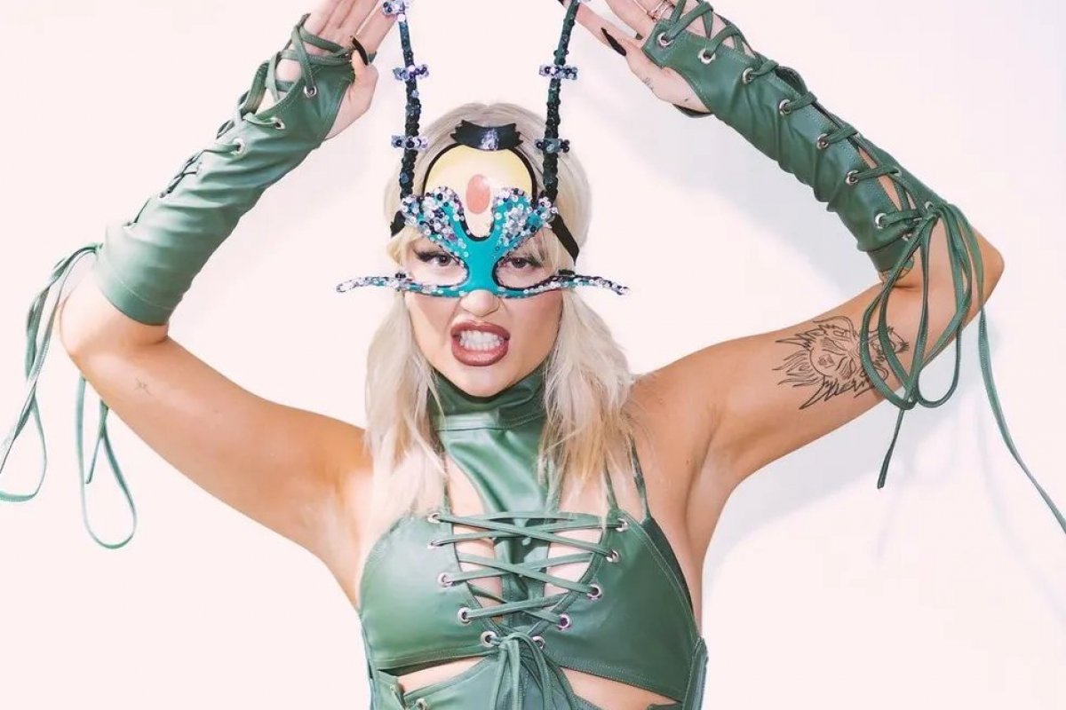 Luiza Sonza desfila pela primeira vez no Carnaval de Salvador