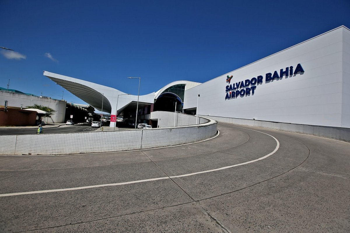 30 mil turistas desembarcaram em Salvador no primeiro dia de Carnaval, afirma Secult