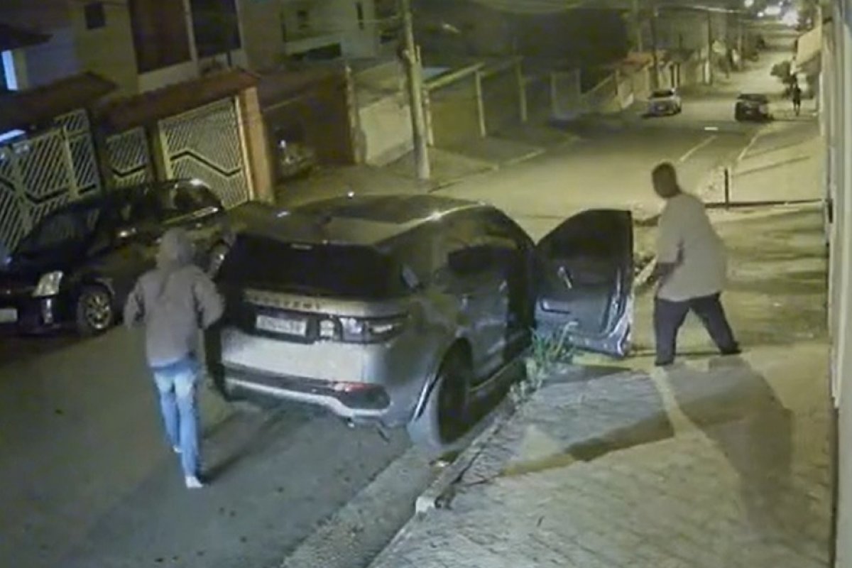 'Graças a Deus, sem consequências', diz Péricles após assalto à mão armada