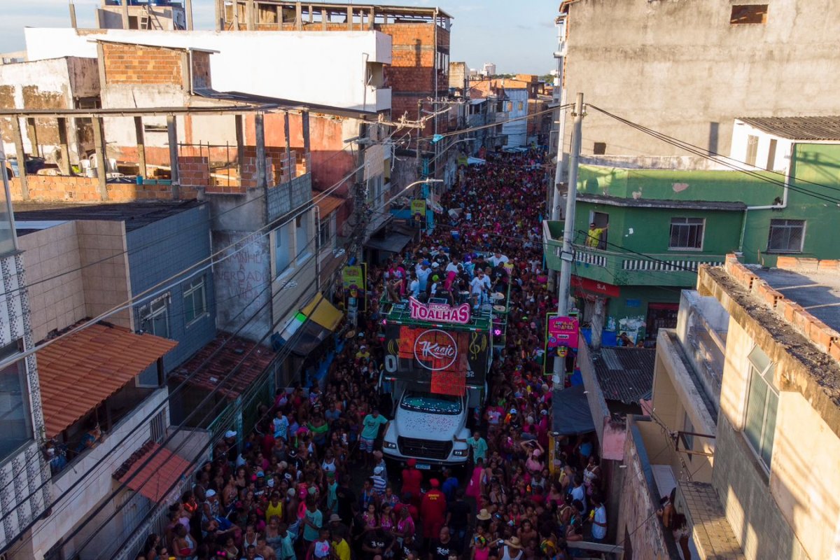 7Kssio arrasta mais de 40 mil foliões no circuito Mestre Bimba!