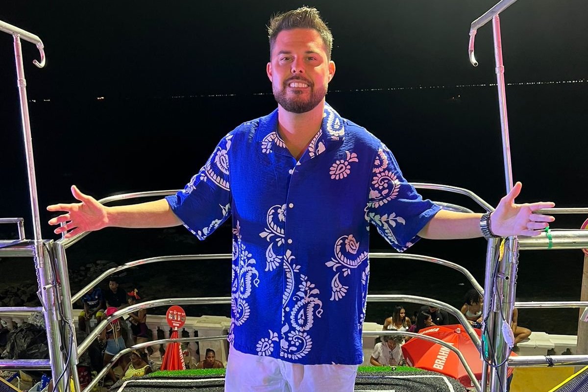 Kart Love leva público ao delírio em desfile no circuito Barra-Ondina!