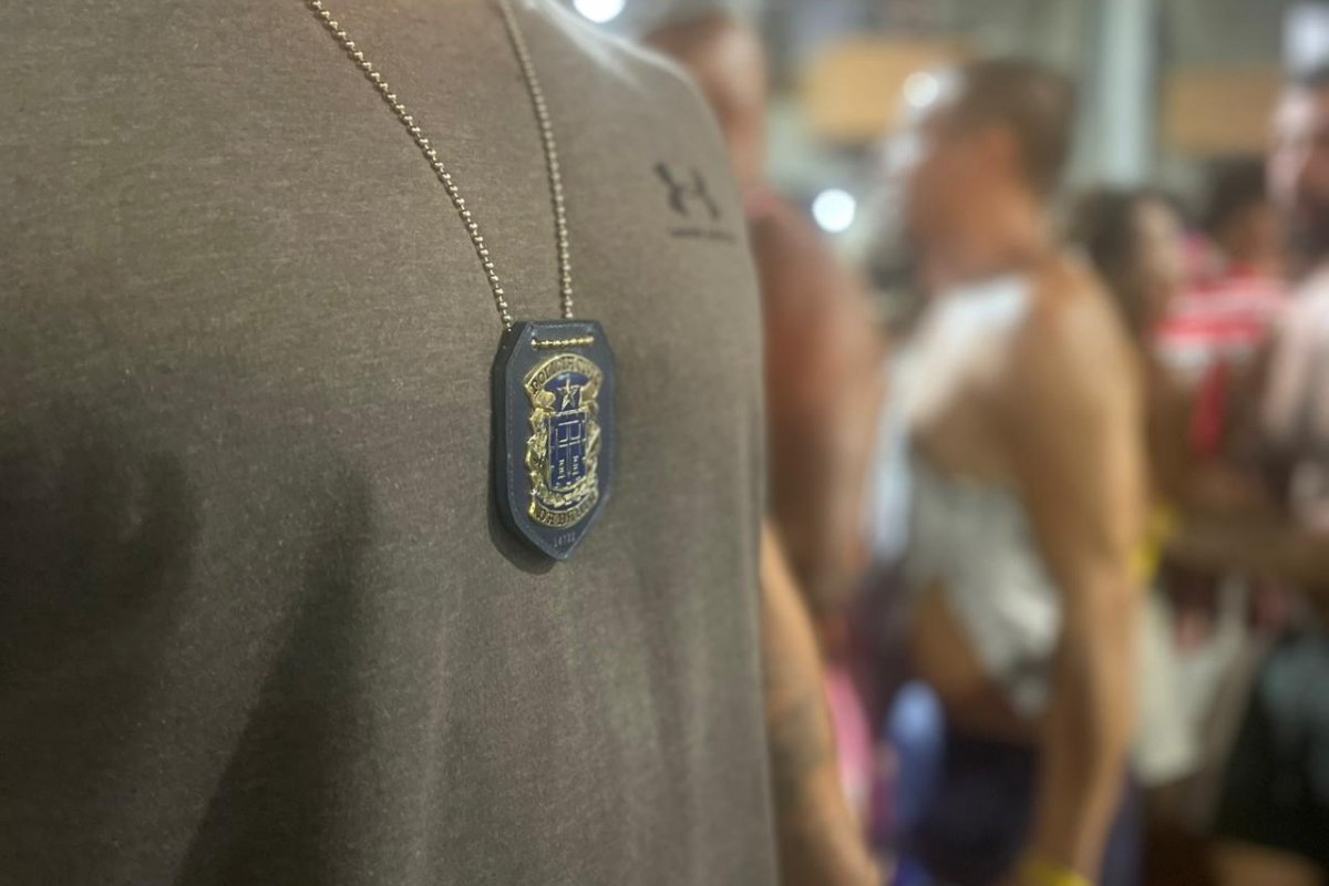 Policiais infiltrados flagram e prendem homem traficando no circuito Dodô