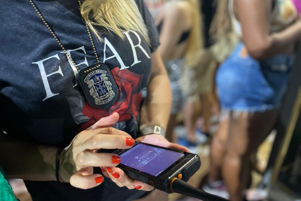 Homicida foragido é preso em flagrande por policiais infiltrados no carnaval de Salvador