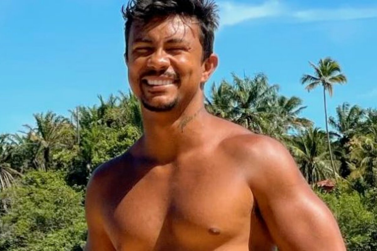 Xamã comanda trio sem cordas em último dia de Carnaval em Salvador