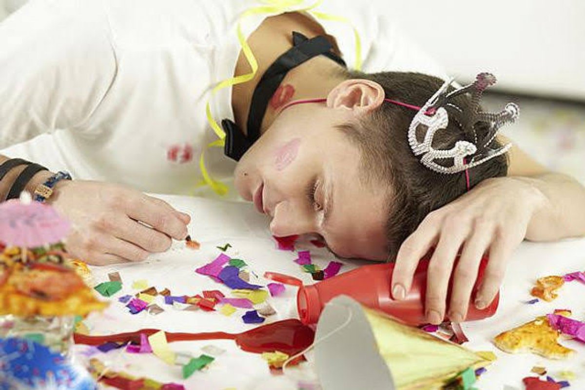 6 dicas para curar a ressaca do Carnaval!