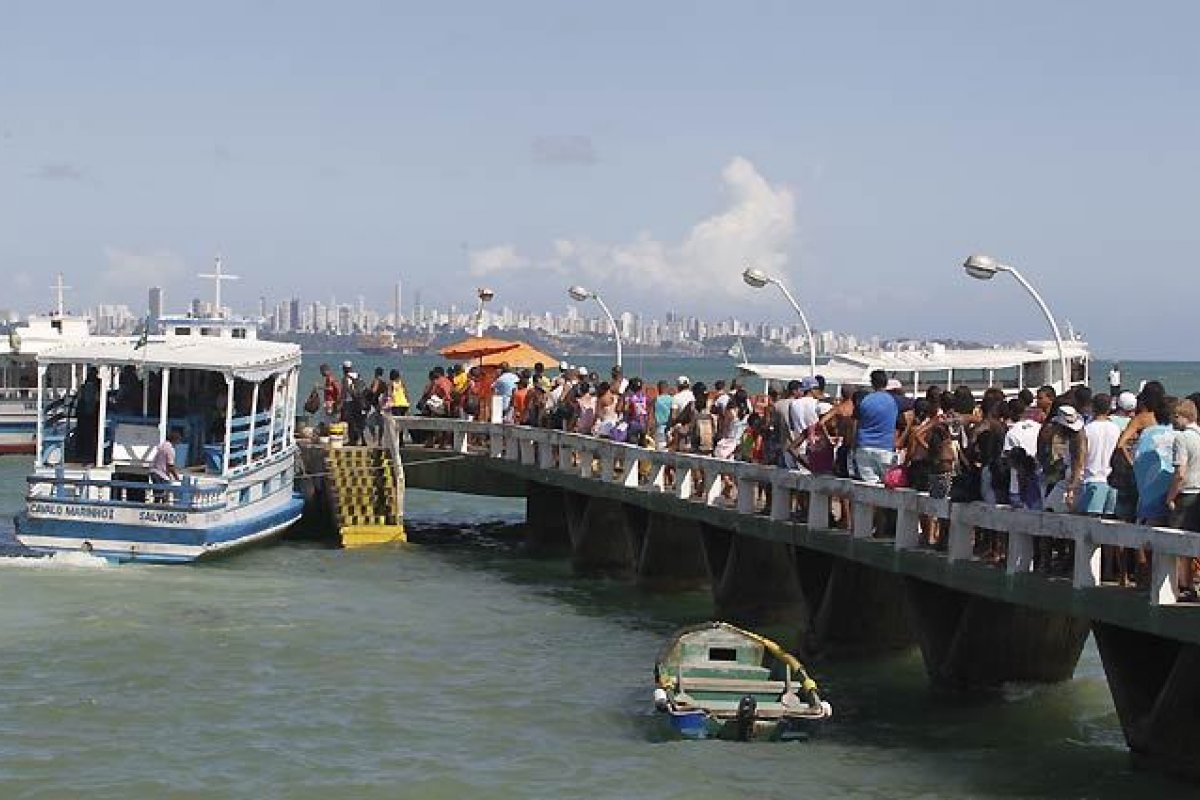 Travessia Salvador-Mar Grande registra fluxo tranquilo neste domingo