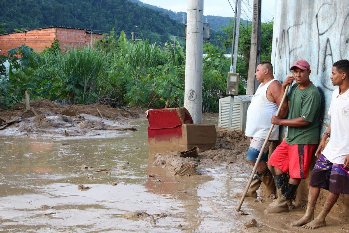 Famílias atingidas pelas chuvas no litoral nortede SP terão prioridade no 'Minha Casa Minha Vida'