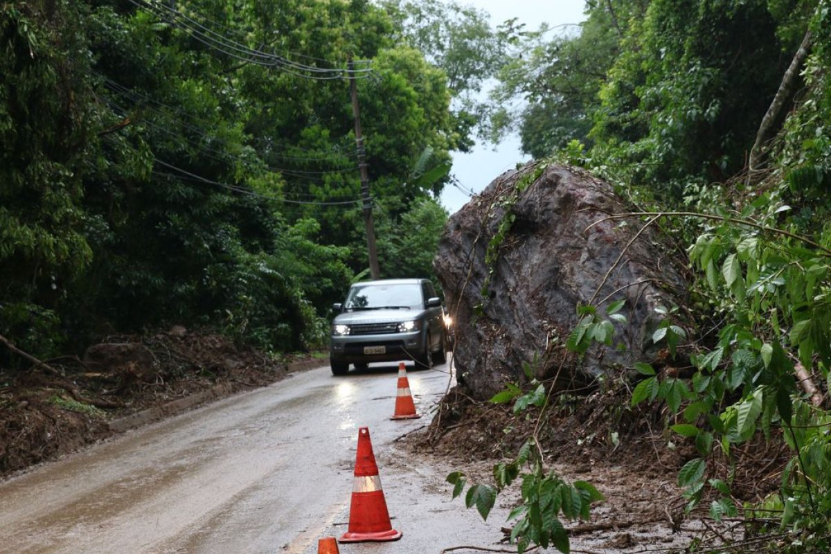 Lula determina que Ministério dos Transportes encaminhe verbas para reconstrução de rodovias em SP
