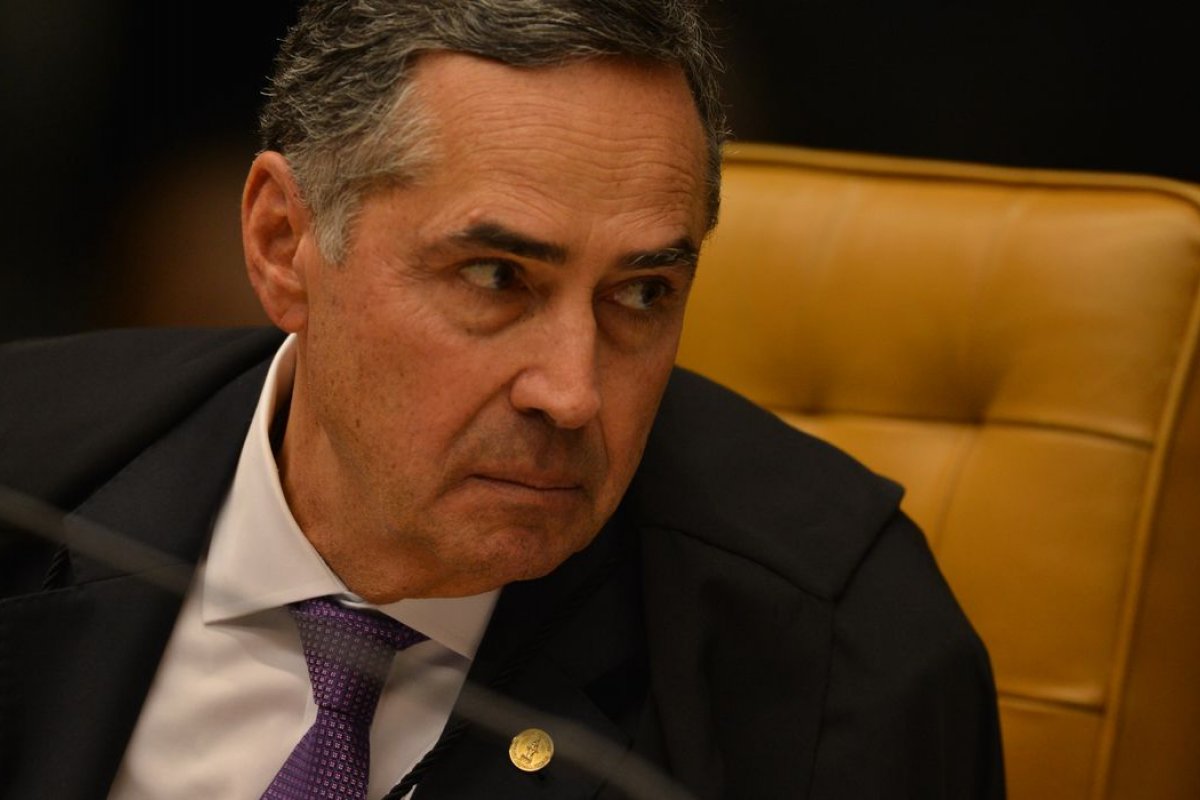"Vai se formando um consenso global de que é preciso regulamentar as mídias", diz Barroso