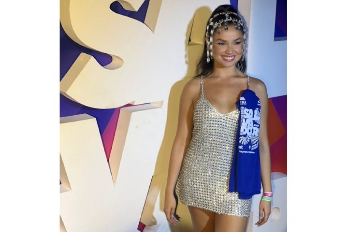 Juliette cai na folia no Camarote Salvador!