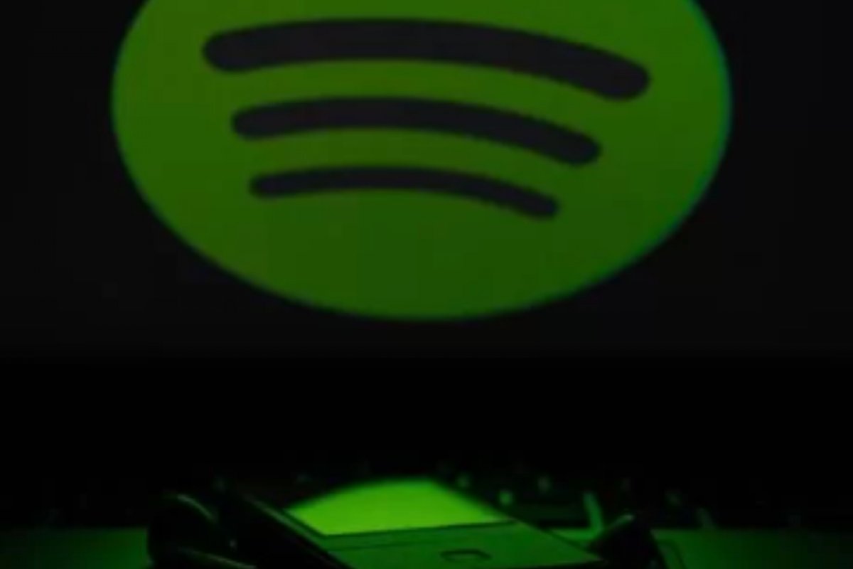 Menina de 11 anos compartilha nudez no Spotify após pedidos de usuários anônimos