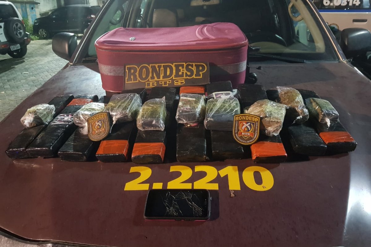 Mulher é presa no Ferry Boat com dez quilos de maconha