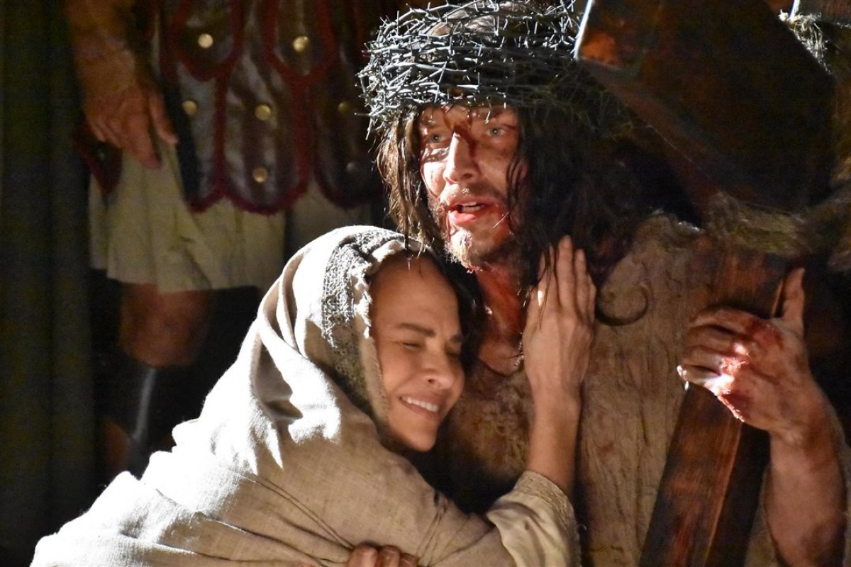 Realizada há mais de meio século, Paixão de Cristo volta a ser atração para turistas em Pernambuco