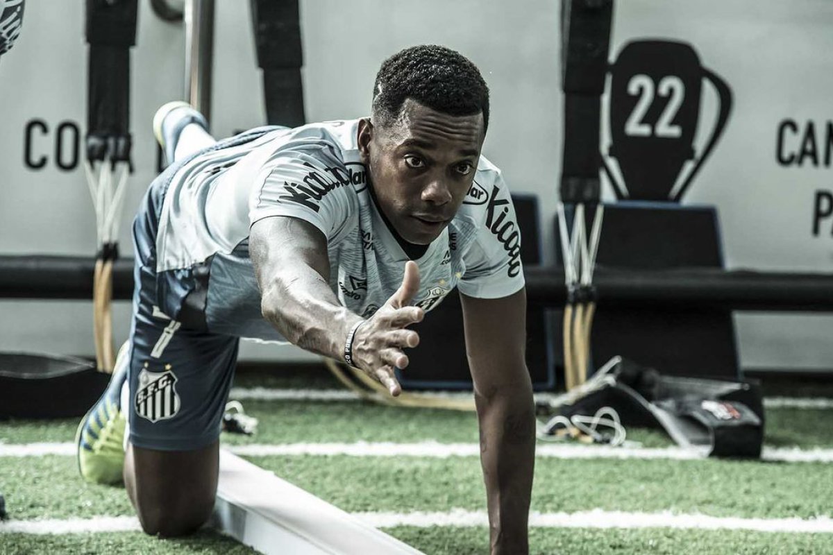 Justiça brasileira dá 1º passo para julgar pedido da Justiça italiana sobre pena de Robinho no Brasil