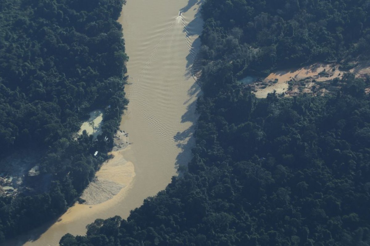 Base federal instalada em Terra Yanomami é alvo de atentado