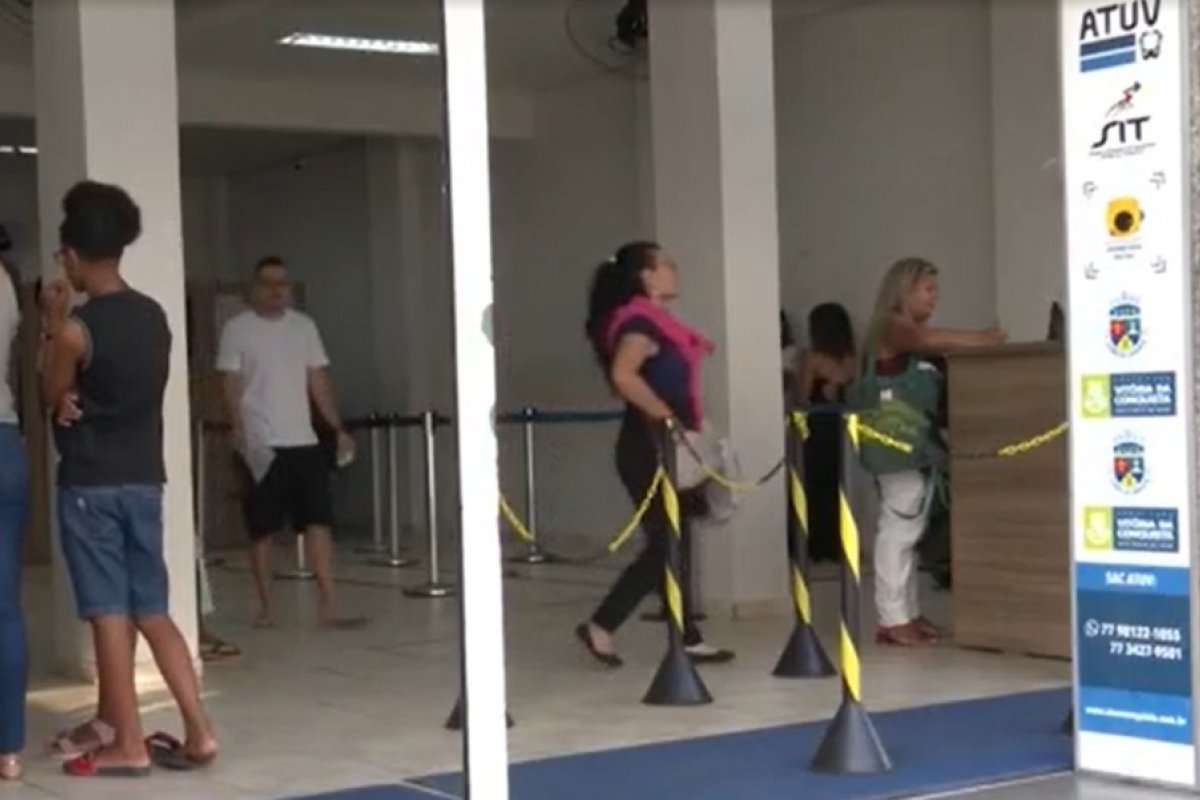 Estudante denuncia ter sofrido transfobia em empresa de ônibus de Conquista