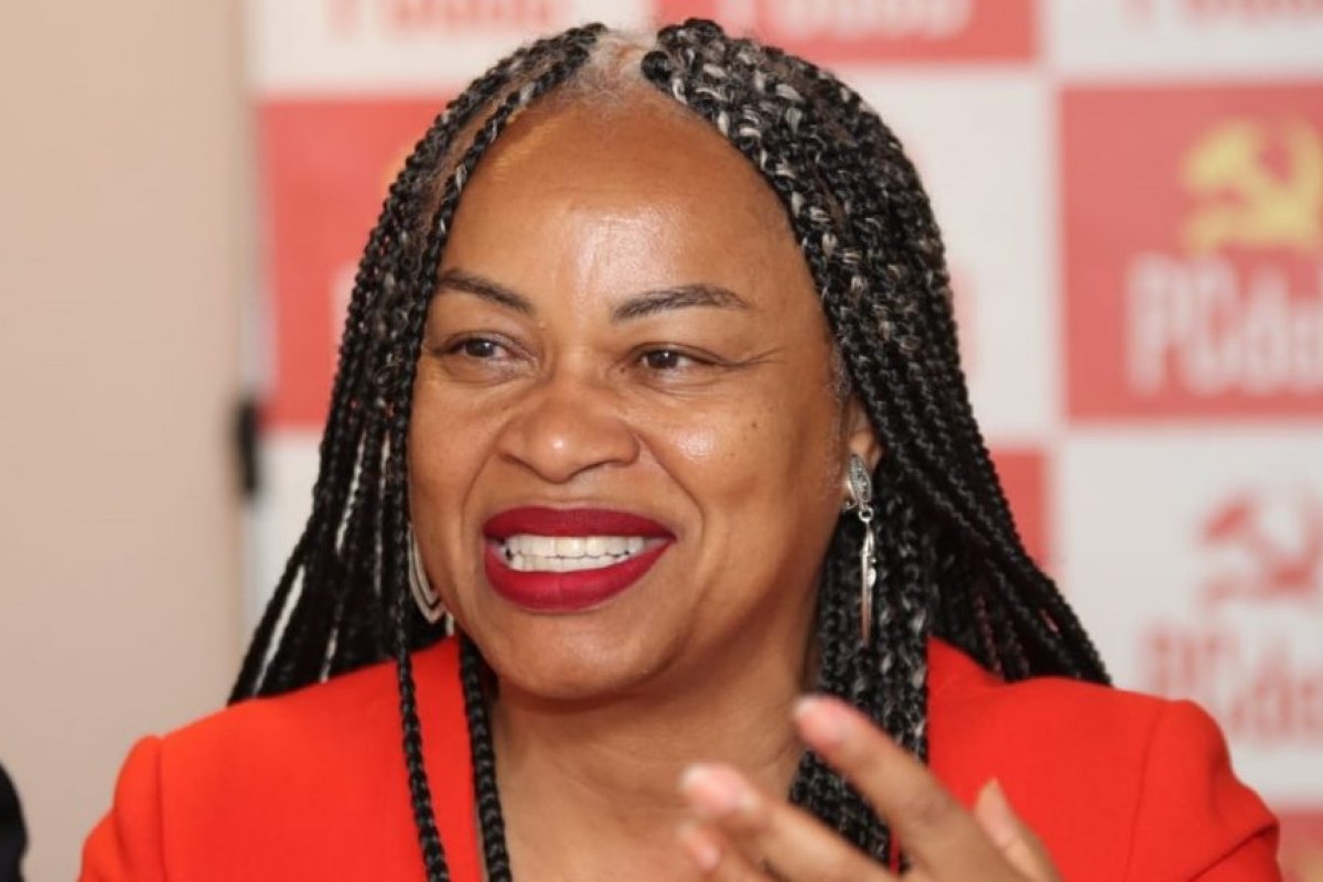 Deputada apresenta PL que proíbe a utilização de “pistolas de água” no carnaval e festas de rua