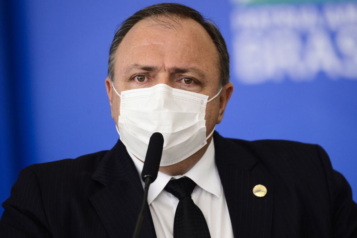 Exército divulga processo contra Pazuello por participar de motociata com Bolsonaro