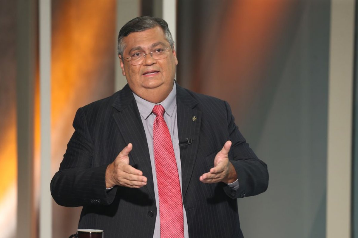 Suspeito de atentado a bomba planejava matar Lula na posse, diz Flávio Dino