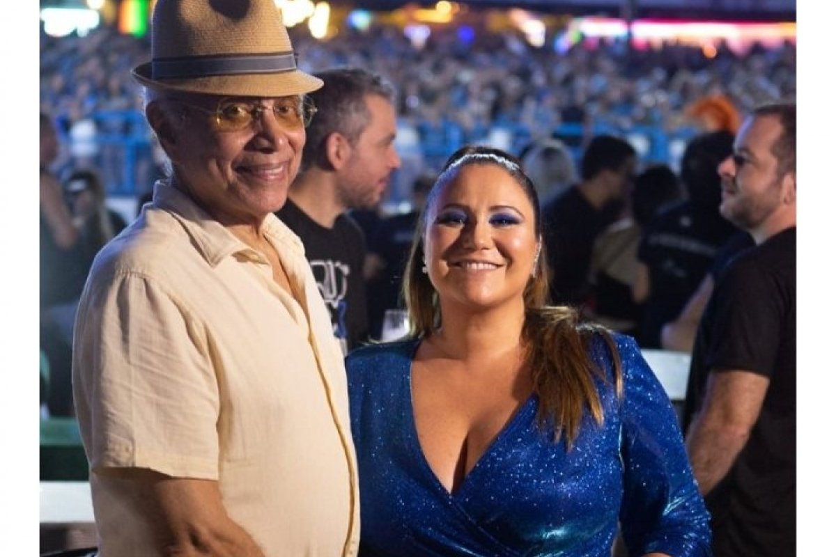 Maria Rita homenageia Paulinho da Viola no Desfile das Campeãs!