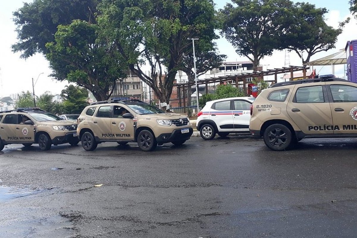 Vídeo: PM reforça policiamento nos bairros da Gamboa e Garcia após morte de traficante