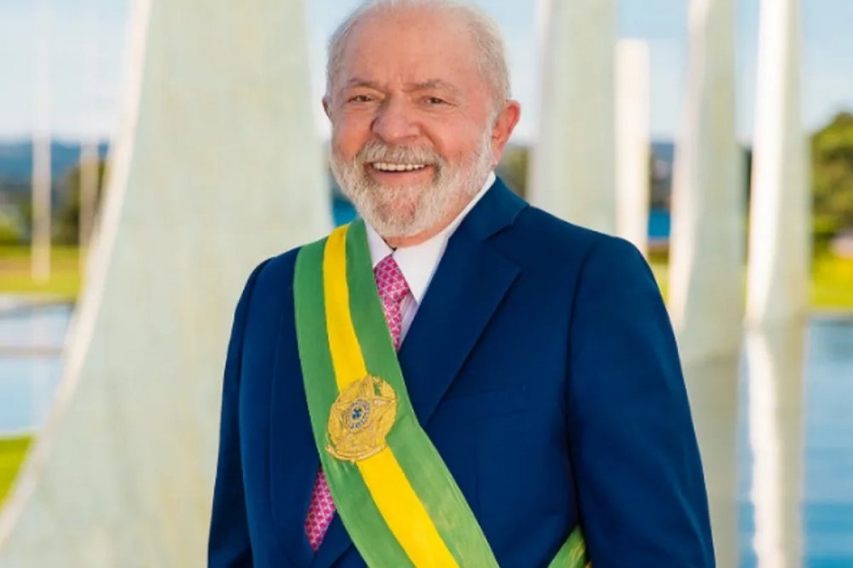 Lula divulga nova foto oficial como presidente da República; veja