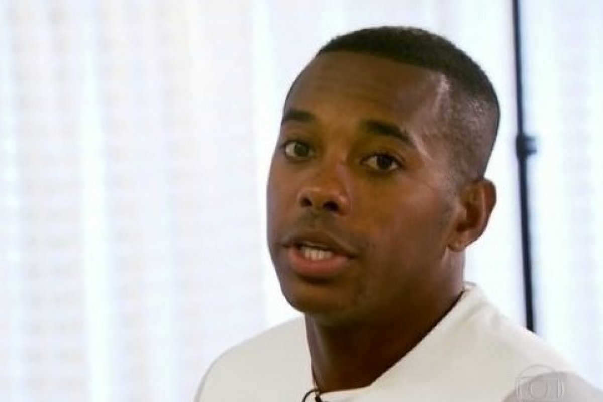 MPF concorda com prisão de Robinho no Brasil e fornece endereços