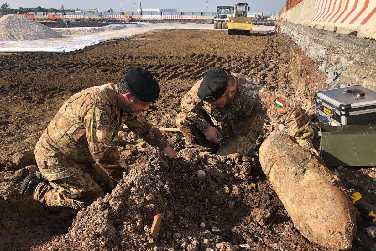 Cidade italiana é paralisada por bomba da Segunda Guerra