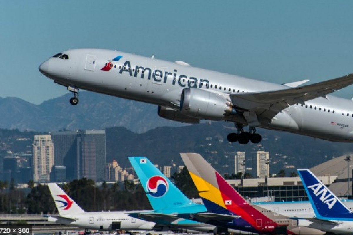 Passageira finge passar mal em voo e avião retorna para o aeroporto