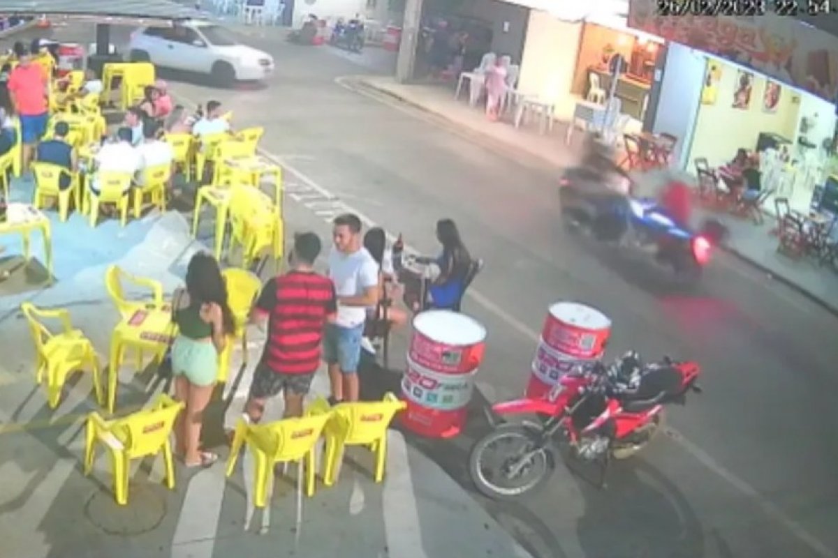 Motociclista colide em outra moto no interior da Bahia e vítimas são socorridas