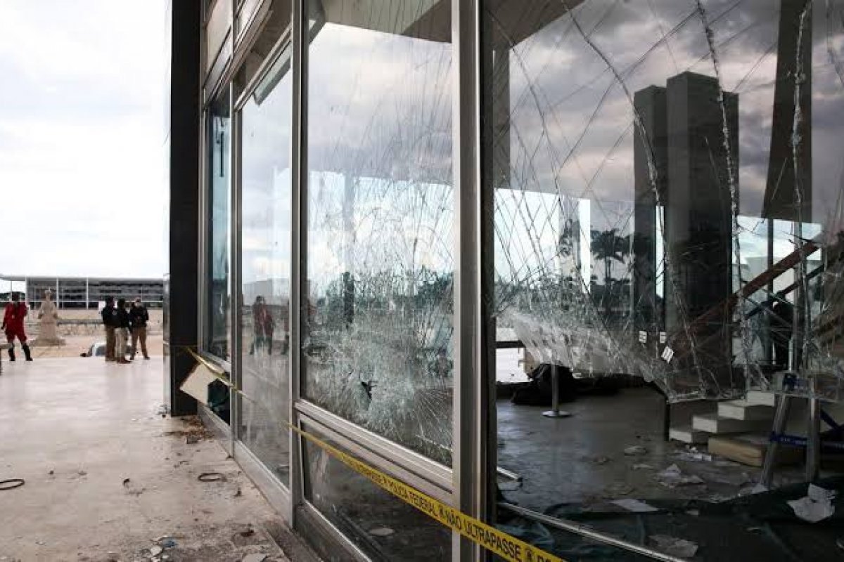 Oposição ao governo Lula reúne as assinaturas e pede abertura de CPMI para investigar atos de 8 de janeiro